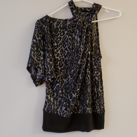 Top - Picture 2 of 2